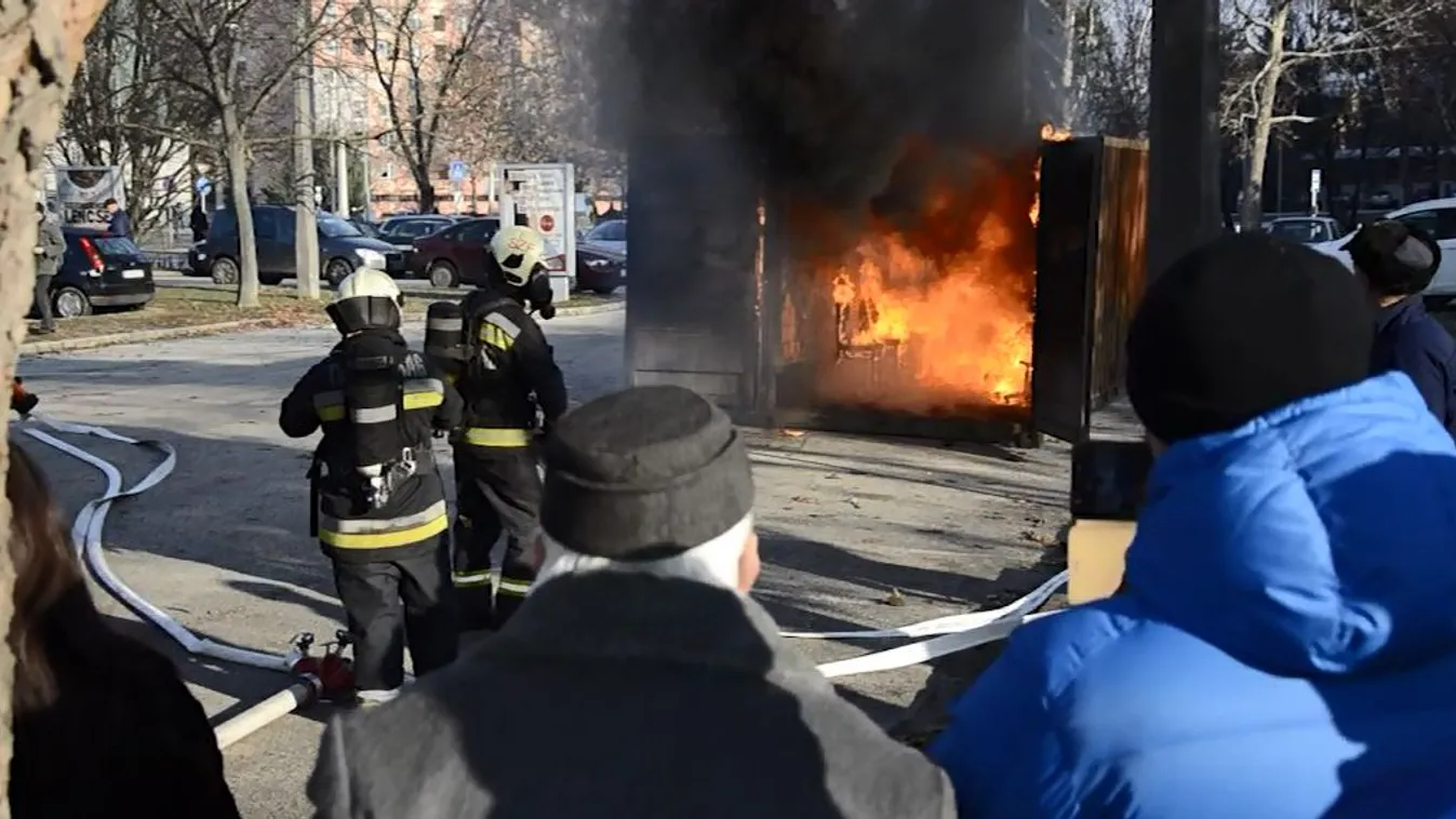 A karácsonyi tüzek veszélyeire hívták fel a figyelmet
