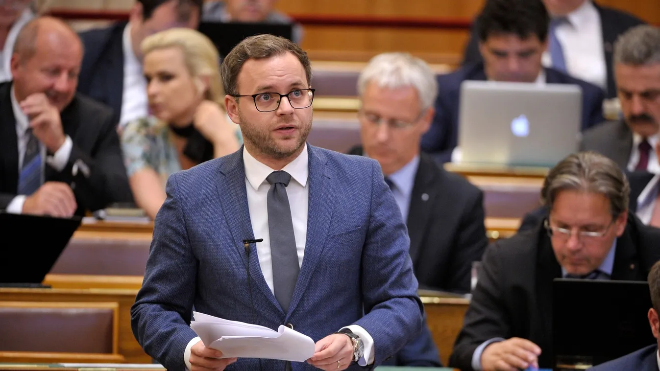 Orbán Balázs: A nemzeti intézmények képesek megvédeni a közösségeket a globalizáció káros hatásaitól