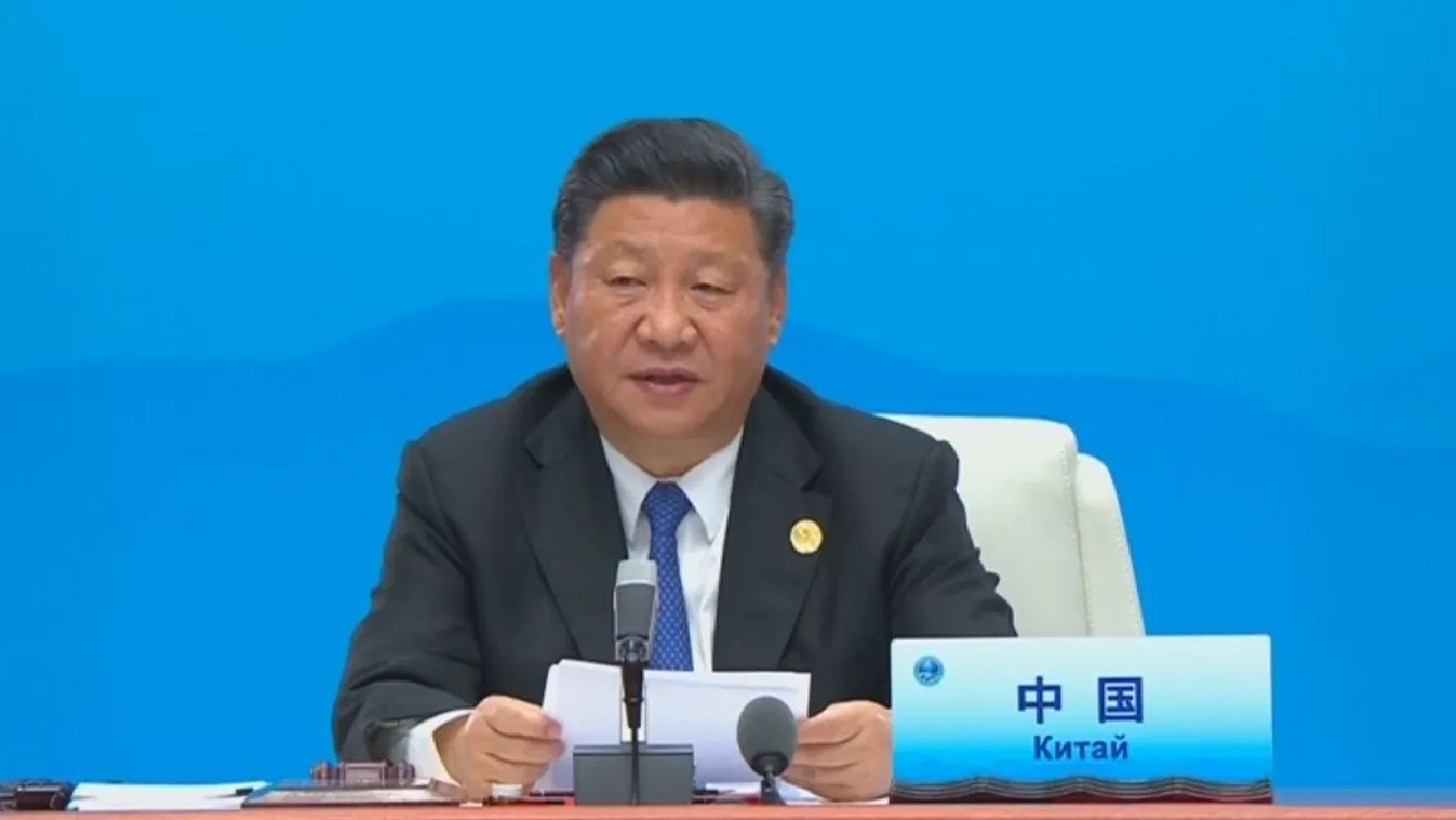 A szabad kereskedelem védelmezőjeként tetszelgett a kínai elnök