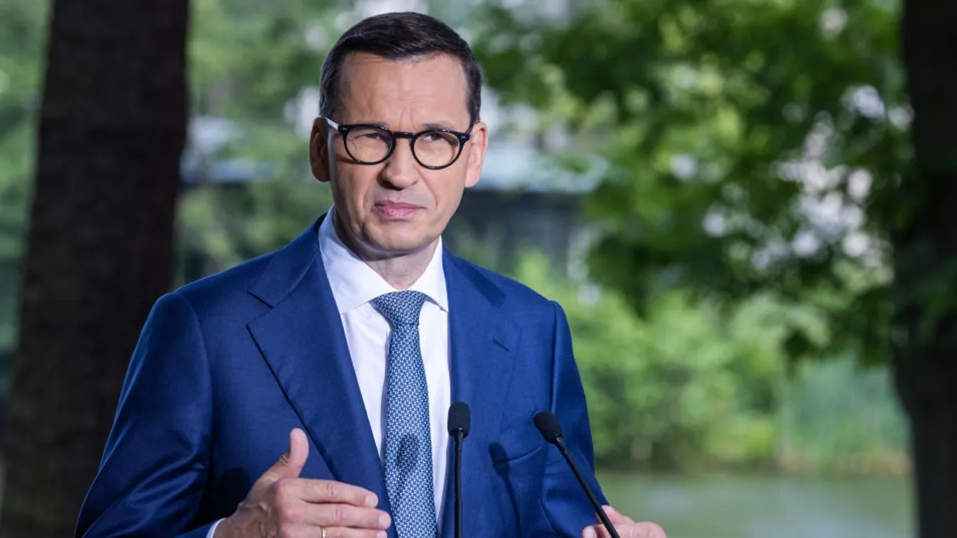 Morawiecki az uniós migrációs csomag „kemény” megvétózását ígérte