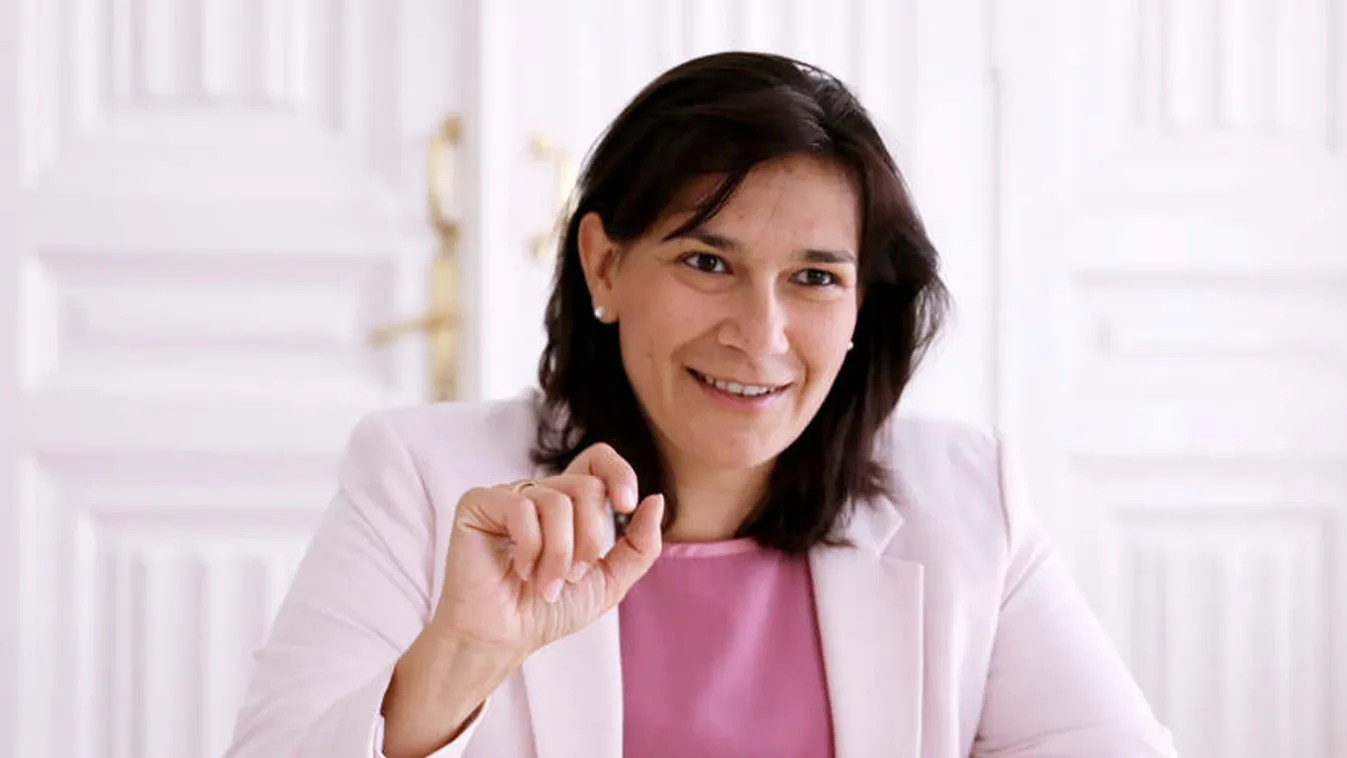 Egyedülálló a hazai családpolitika