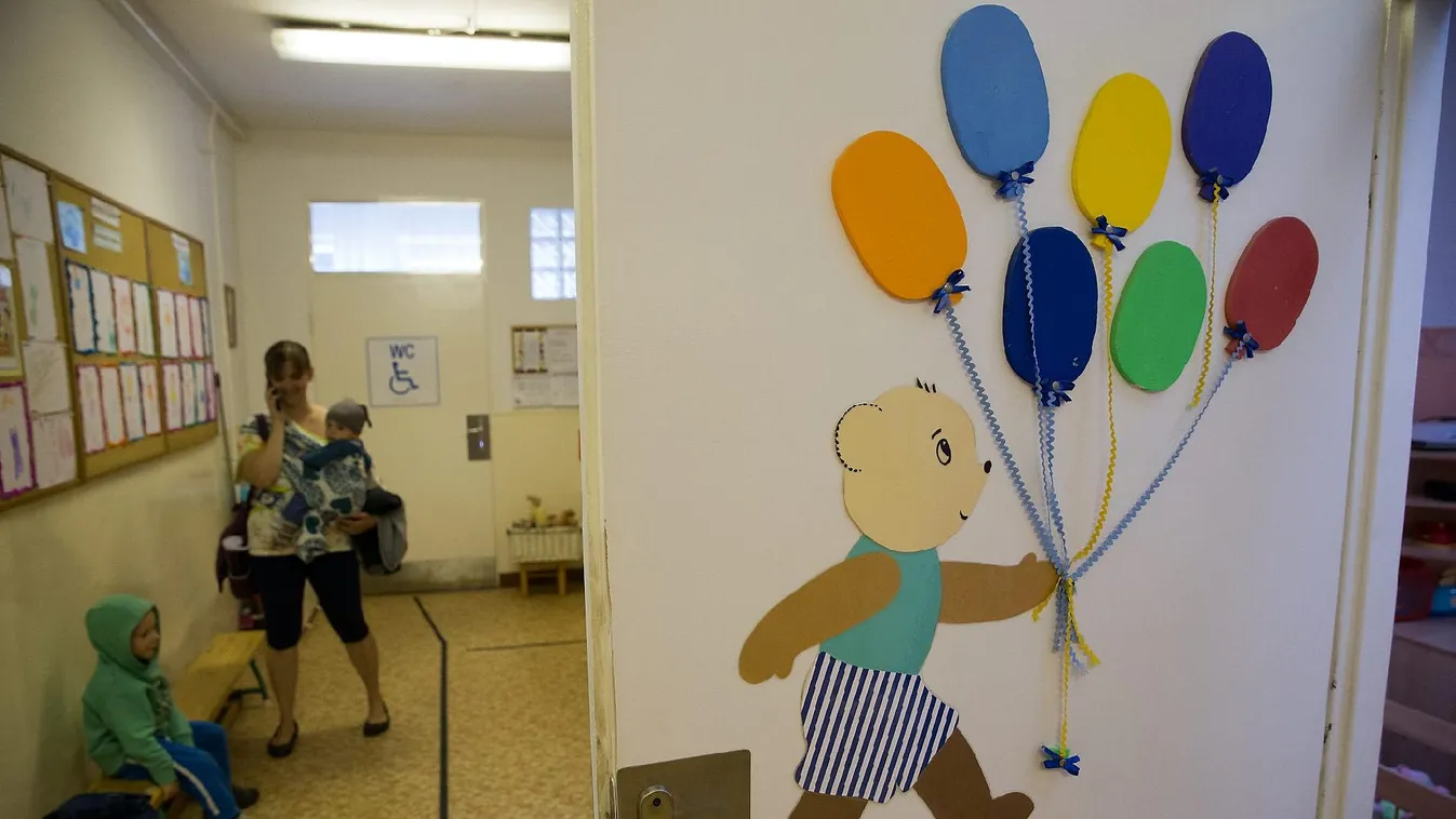 Ki nevel a végén? – Reggeli járat