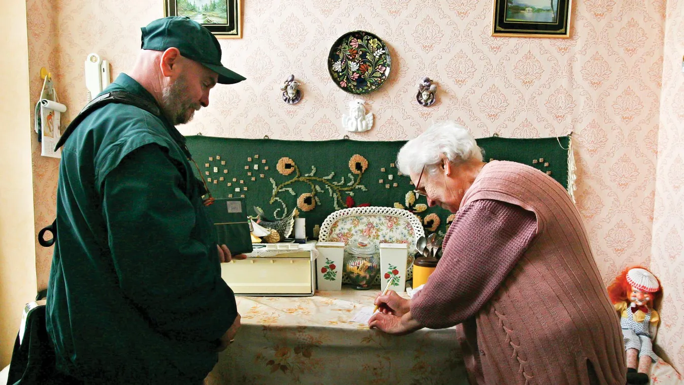 Ma kezdődik a 13. havi nyugdíj postai kézbesítése