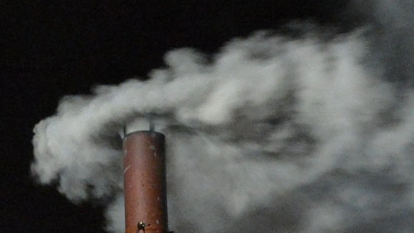 Pápaválasztás - Szentszéki szóvivő: szerda este hét óra előtt nem száll fel az első füst