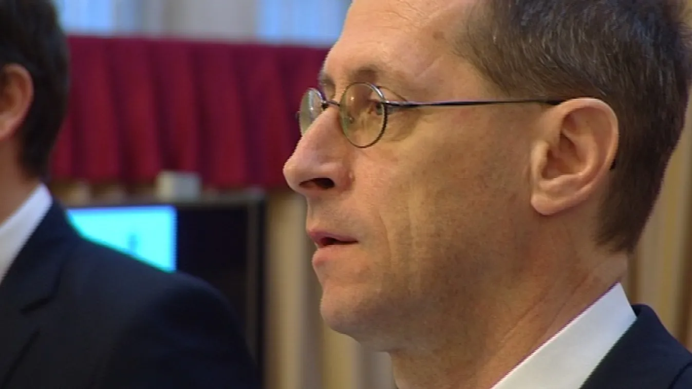 Az orosz hitel kiváltásán is gondolkodik a kormány