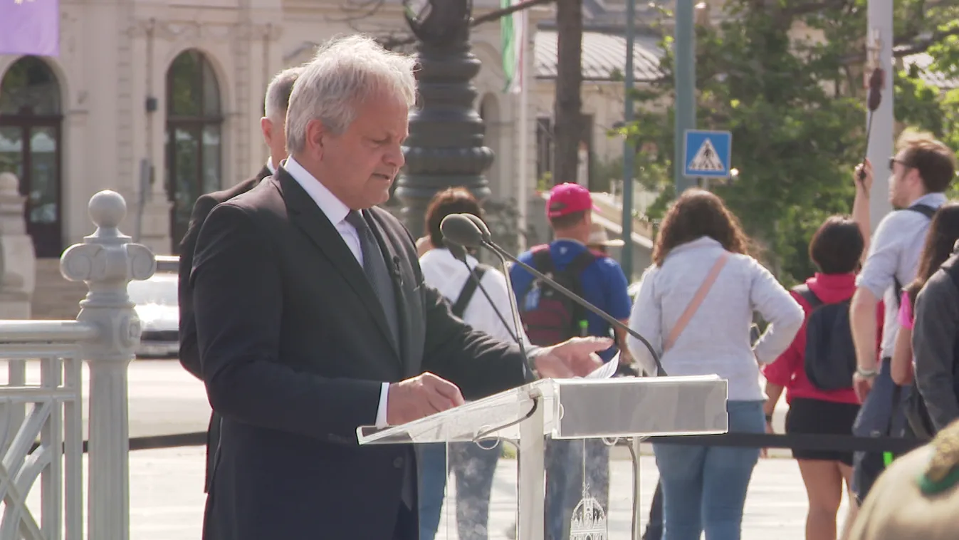Vargha Tamás: adósai vagyunk hőseinknek