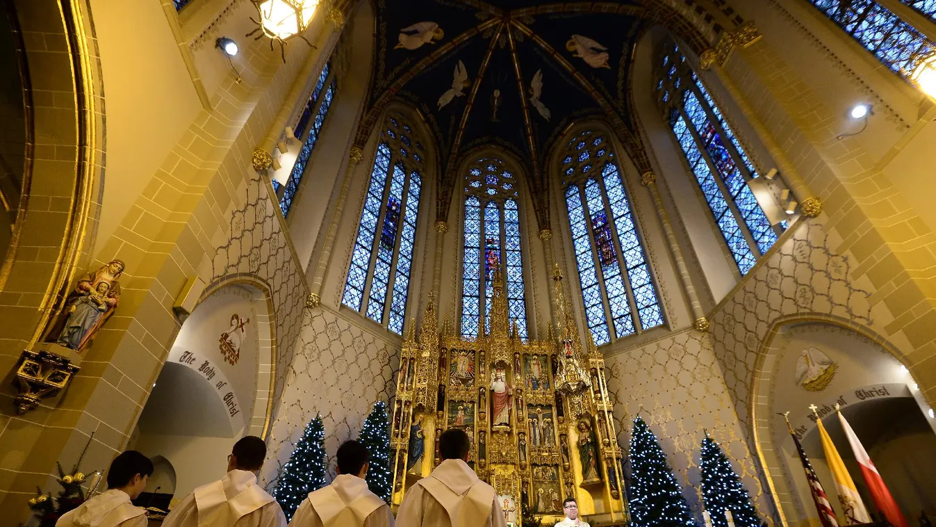 Nyitva maradnak a templomok, és lesznek istentiszteletek is