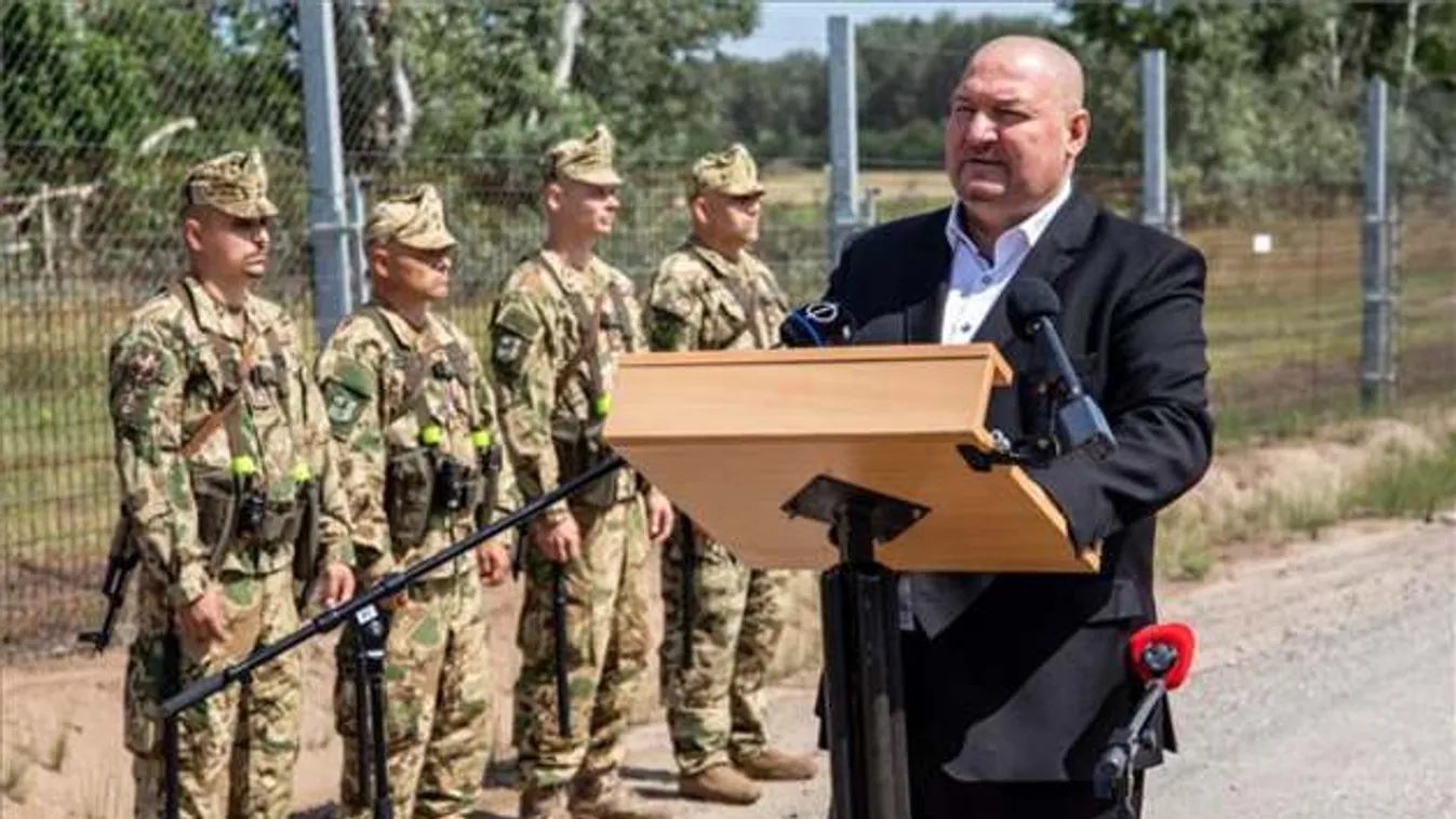 Németh Szilárd: Csak határozott fellépéssel lehet válaszolni a migránsok támadásaira
