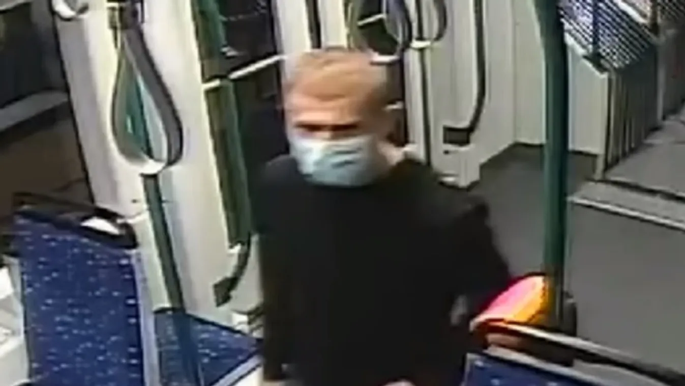 Észrevette, hogy alszik a villamoson - kifosztotta