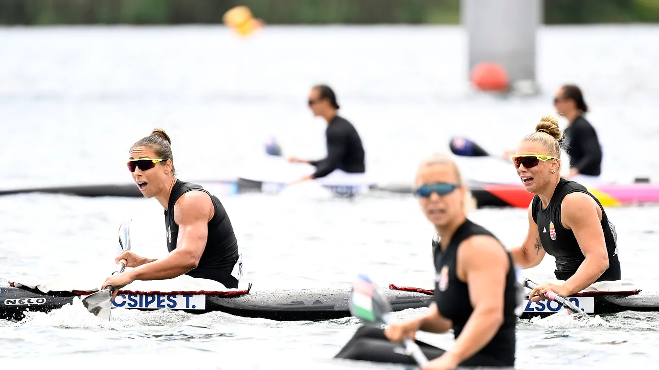 Ezüst- és bronzérem a női kajak párosoknál