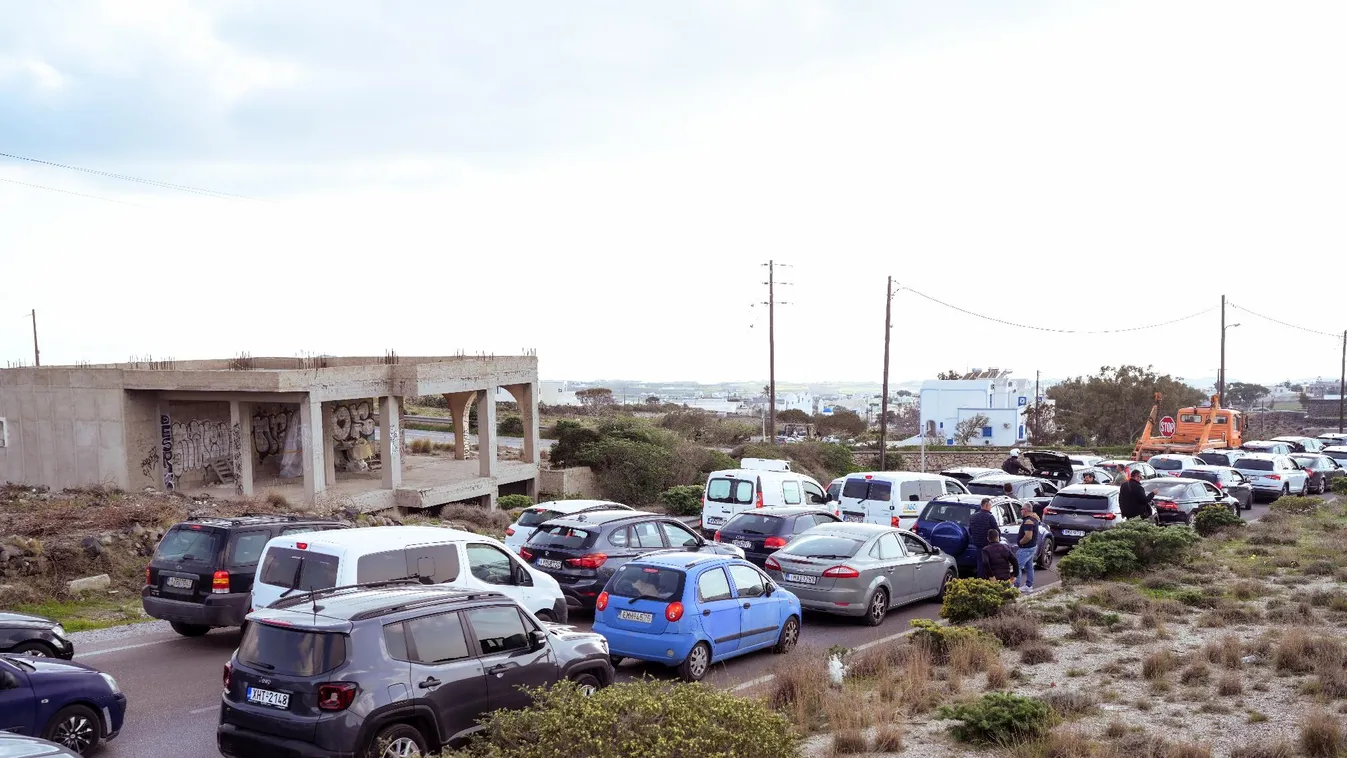 Menekülnek az emberek Szantorini szigetéről a sorozatos földrengések miatt