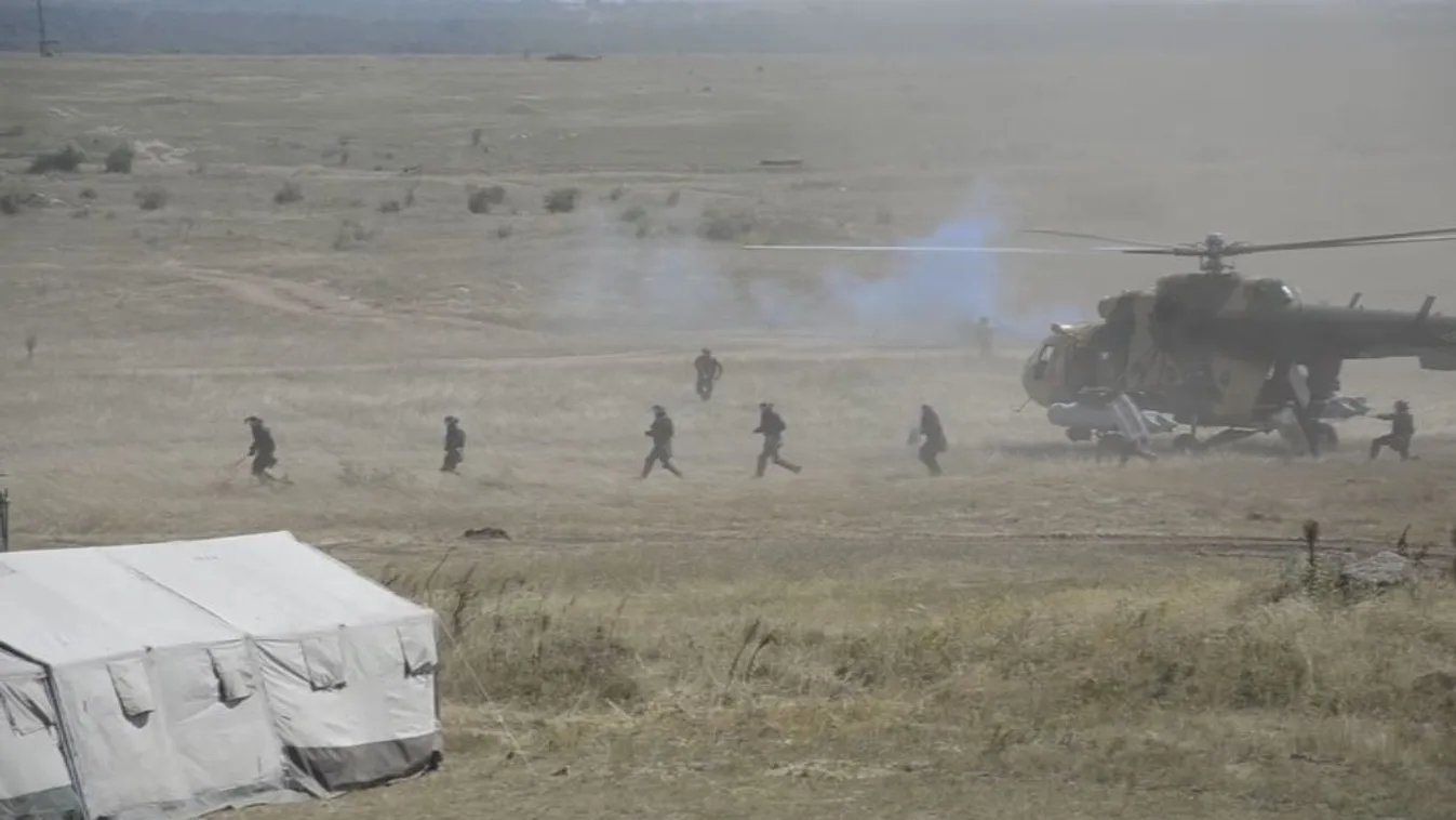 Gyakorlatoztak a V4-es katonák