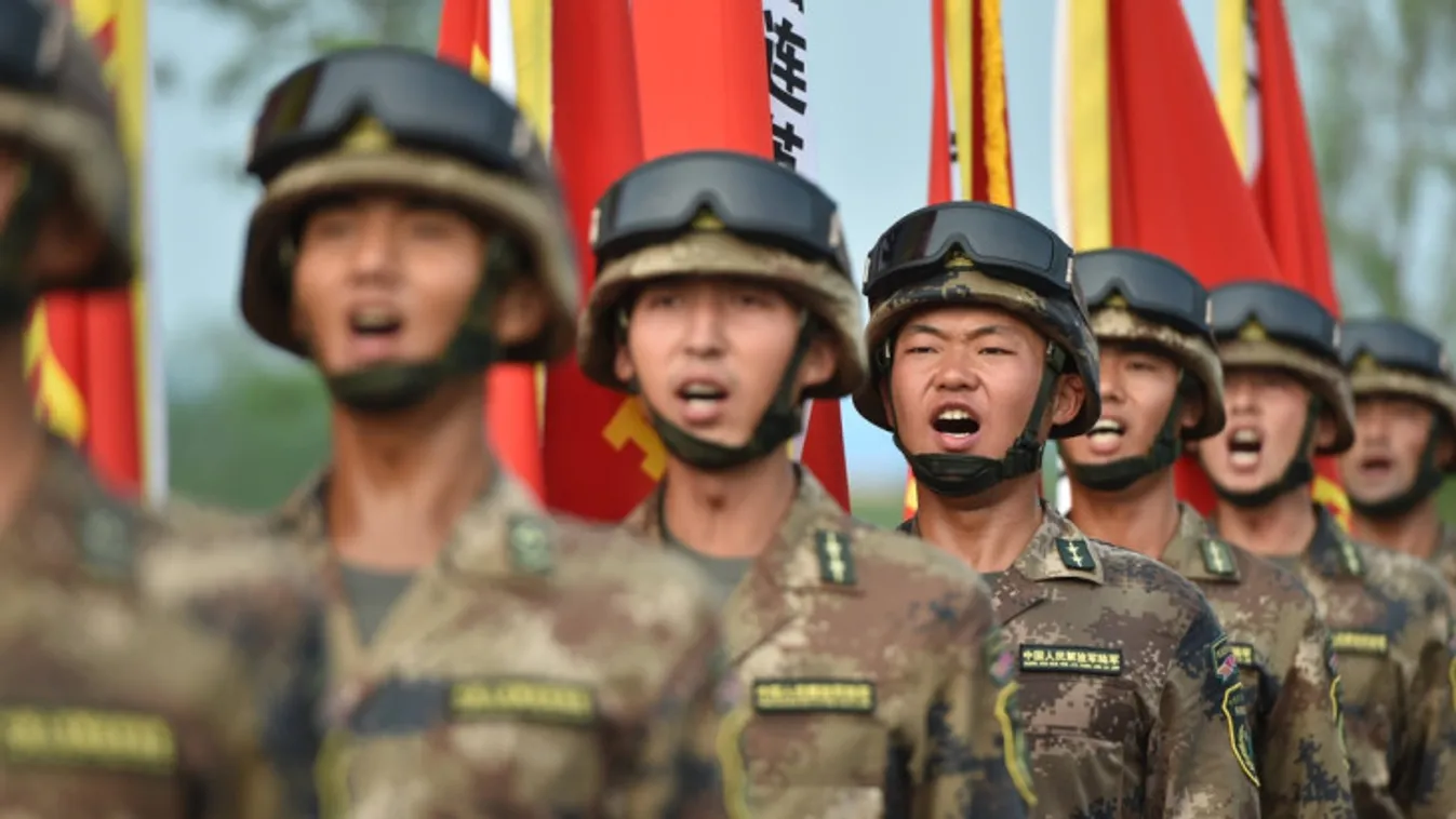 Kínai hadsereg: növeli a biztonsági kockázatokat az amerikai hajók áthaladása a Tajvani-szoroson