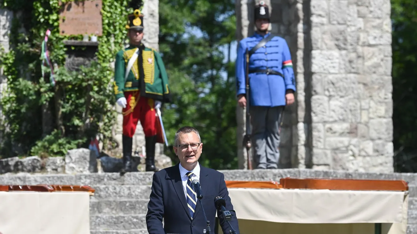 Megemlékezés a Nemzeti összetartozás napja alkalmából Zebegényben