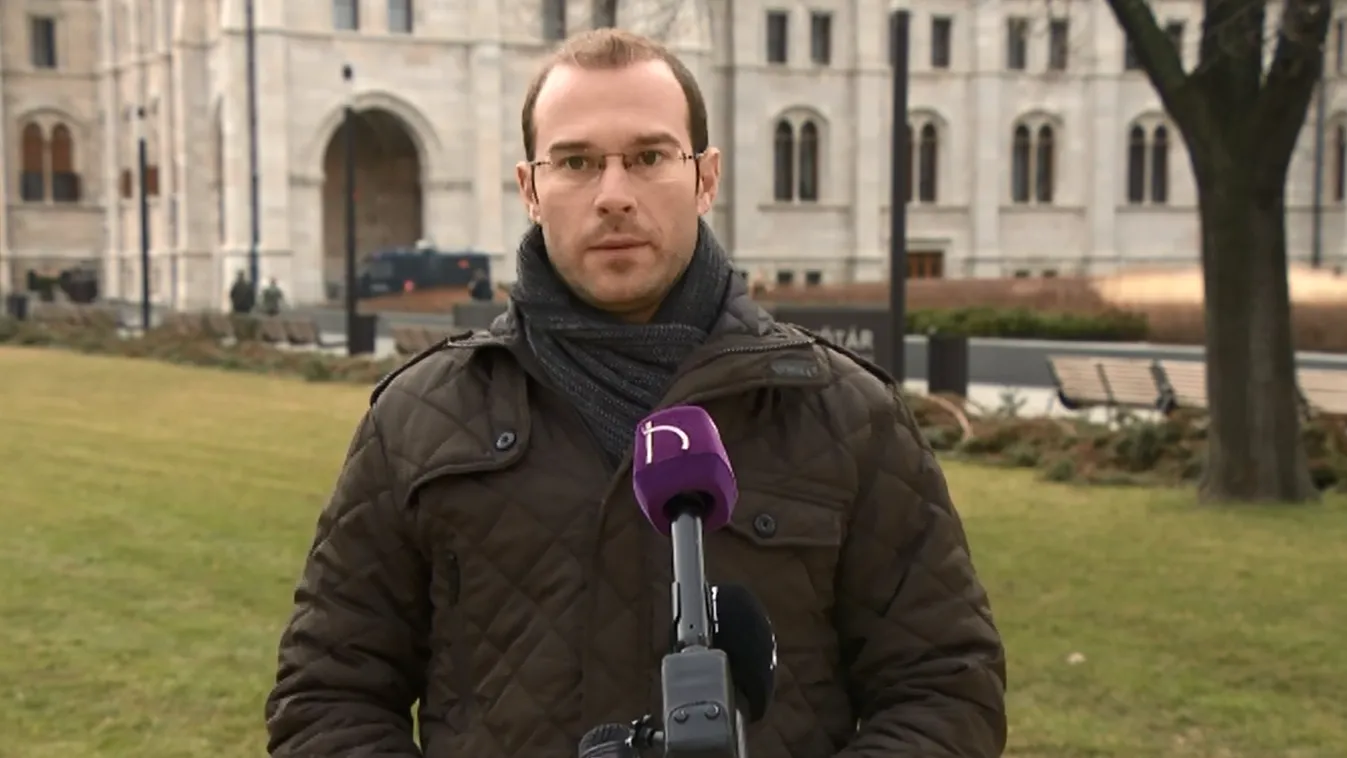 Hollik: Sajnáljuk, hogy vannak, akik ehhez asszisztálnak