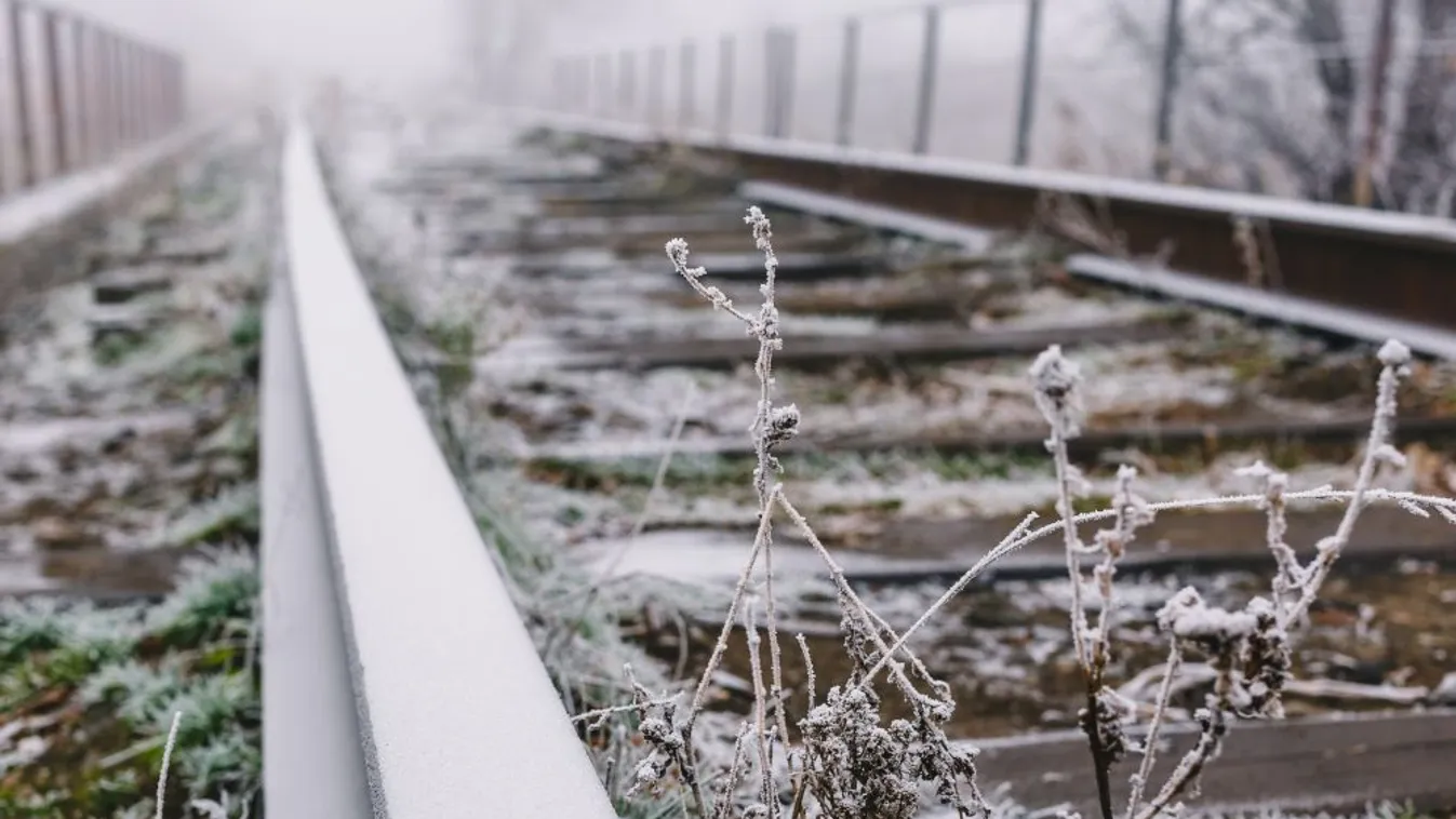 Több vonalon nem járnak vagy késnek a vonatok