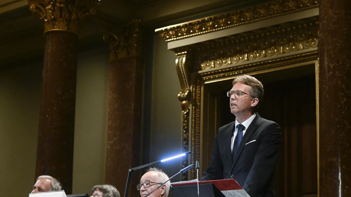 Hankó Balázs: A magyar egyetemisták és az egyetemek nemzetközi viszonylatban is megállják a helyüket  + videó