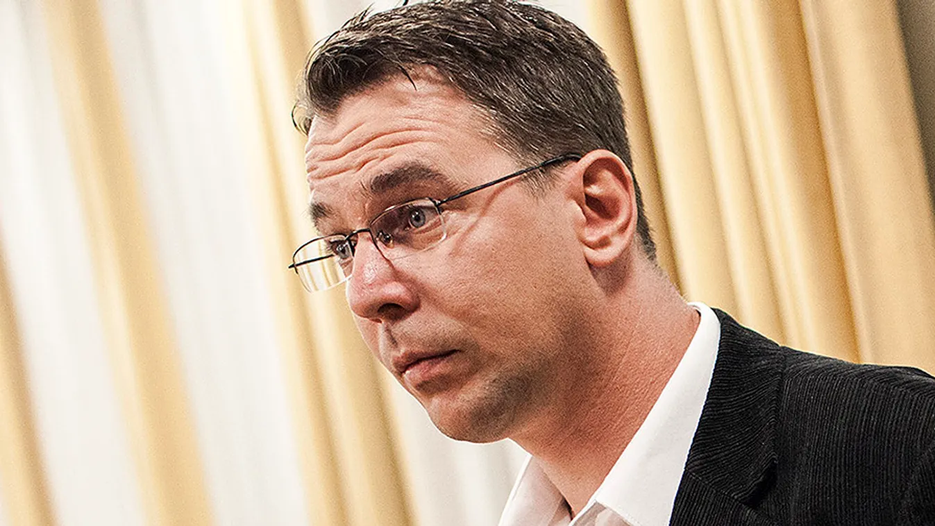 Botrányos moszkvai vízumkiadás – Reggeli járat