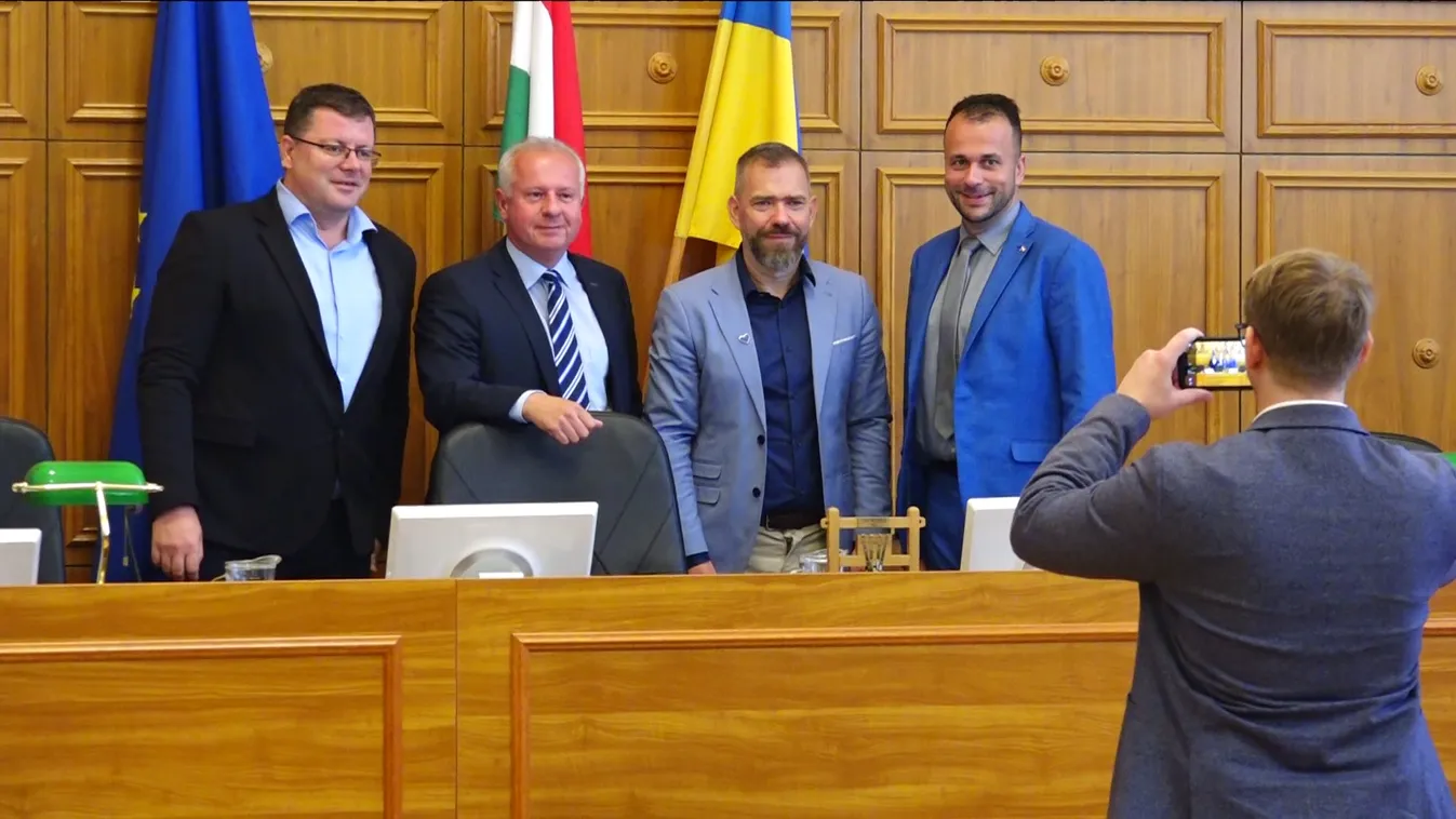 A DK is beállt Pécs polgármestere mögé + videó