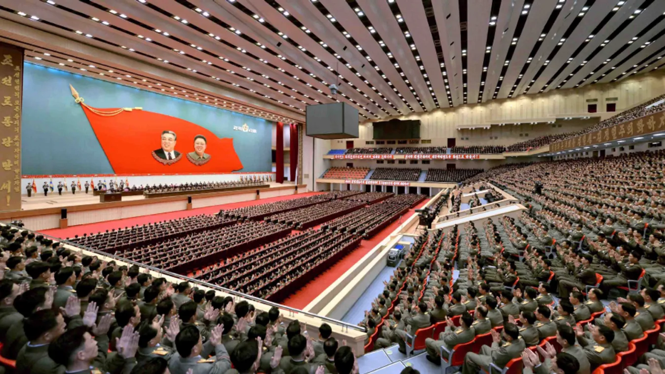 Félnek Észak-Koreától