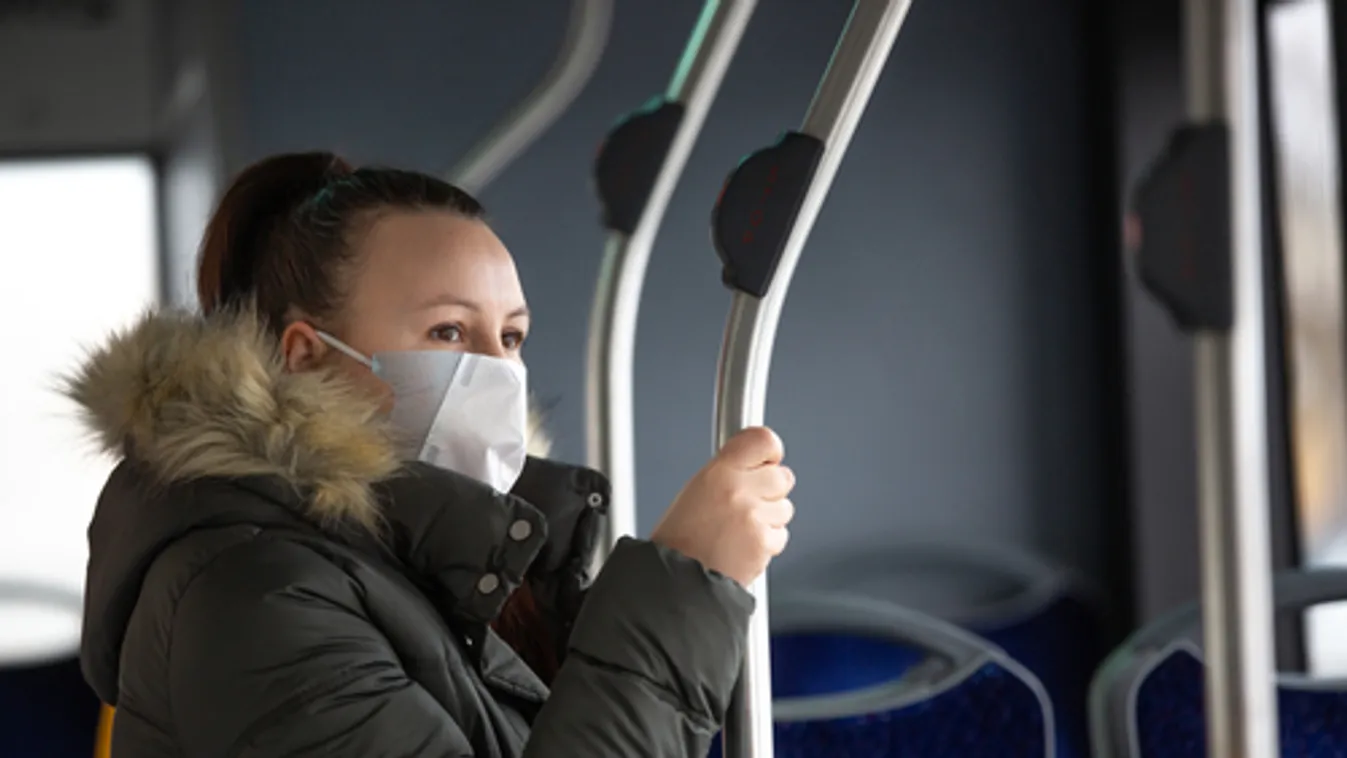 Hétfőtől kötelező a maszk, kendő vagy sál a BKV-járatokon 6 éves kor felett
