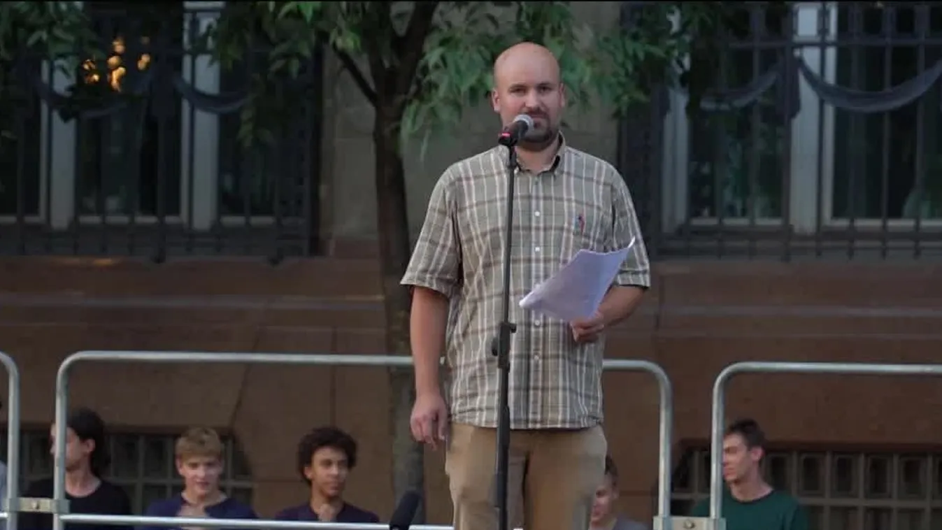 Hamar politikai esemény lett a felmentett igazgató melletti szolidaritásból + videó