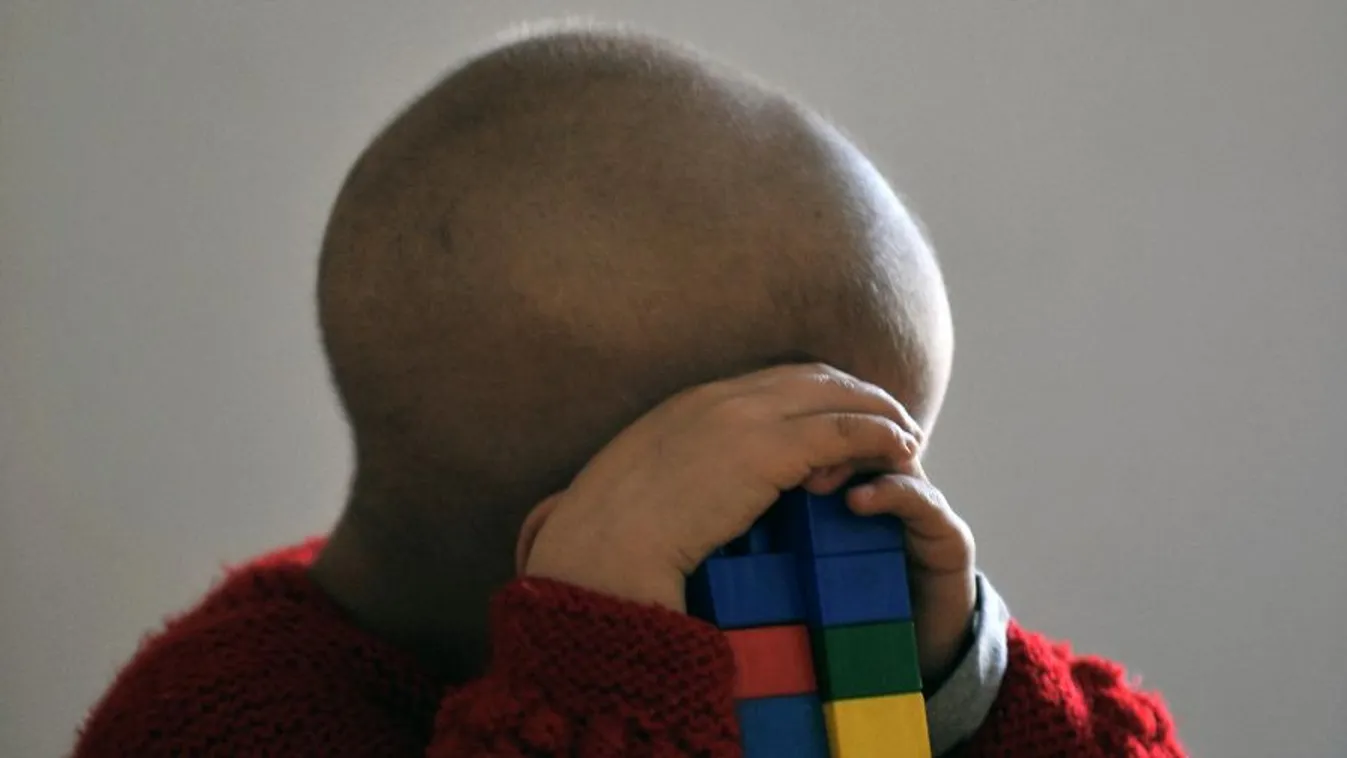 Rákbetegeken spórol a kormány?