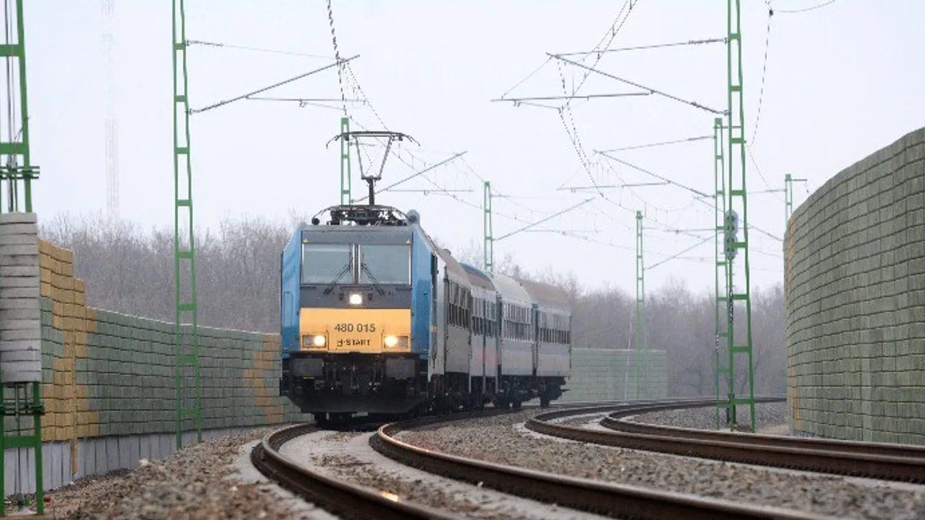 Nagyszeben közelében kisiklott a Budapestre tartó Fogaras nemzetközi gyorsvonat mozdonya