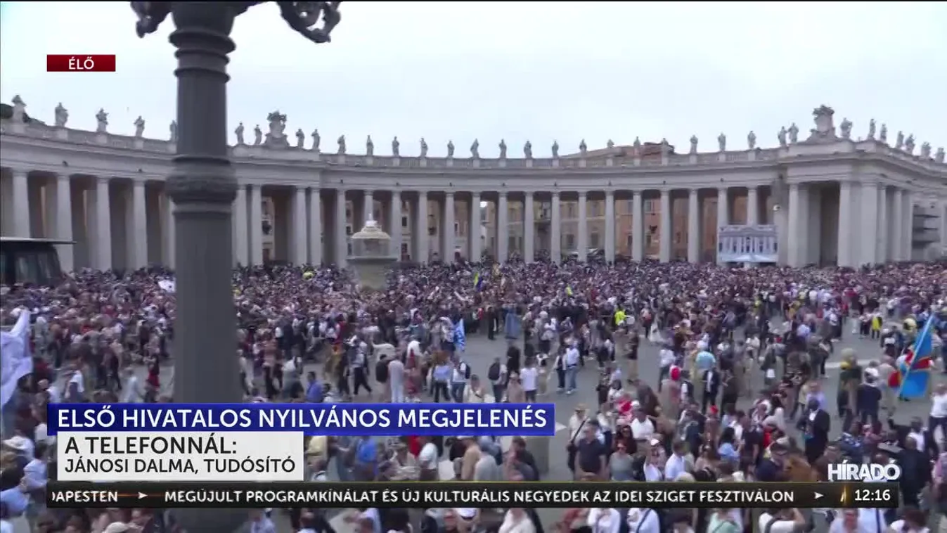 Így várták a Szentatya első nyilvános megjelenését + videó