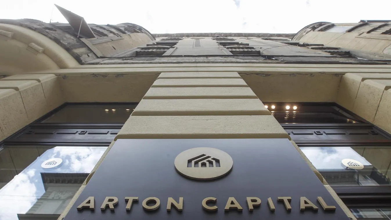 Kétszámillió forintot vihettek az Arton Capital irodájából