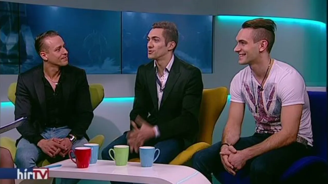 Három géppuskalábú táncos