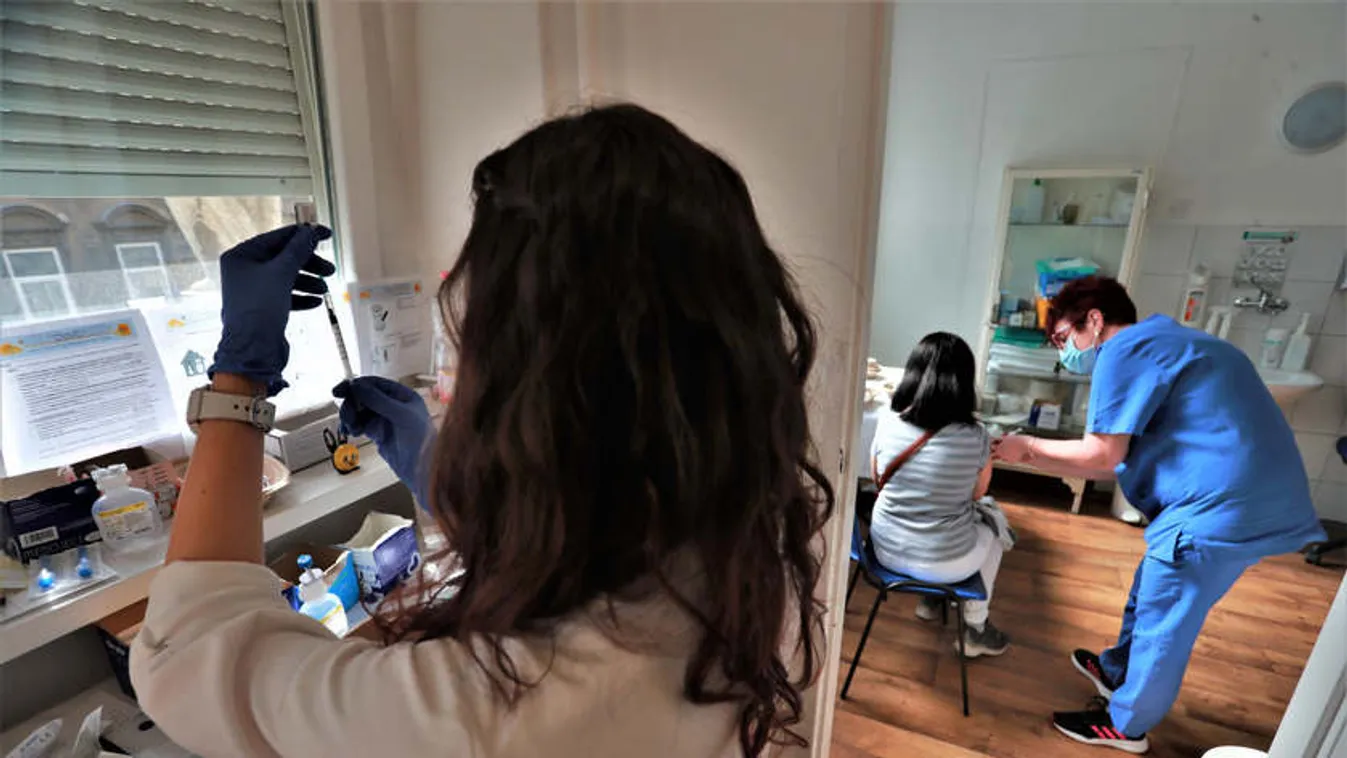 A pedagógusok háromnegyede regisztrált az oltásra