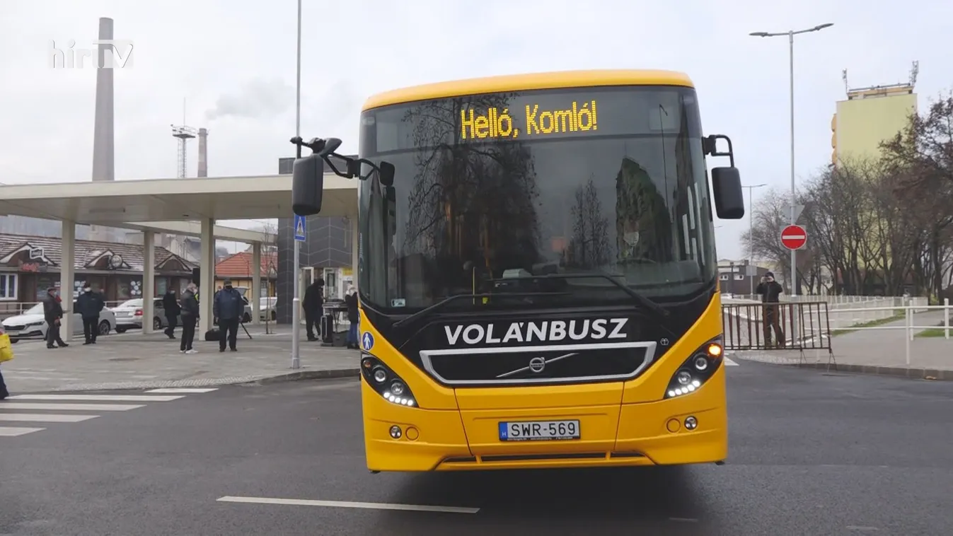 Négy új autóbusz szolgálja az utazók kényelmét Komlón