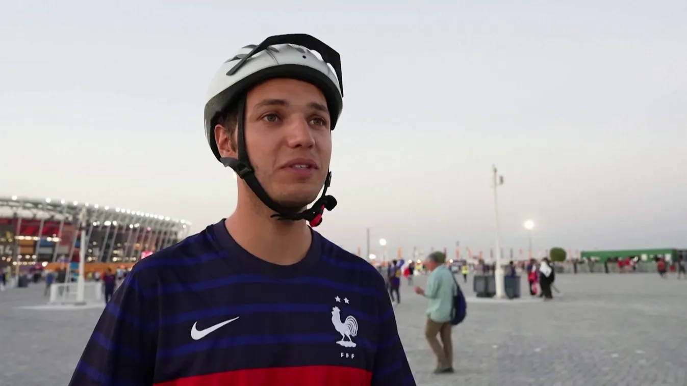 Párizsból tekert Katarig két francia biciklis