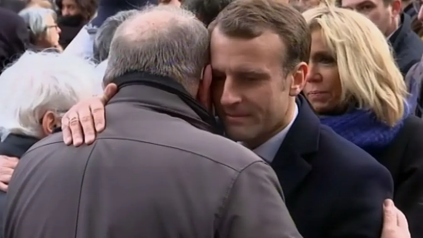 Könnyeivel küszködve fejezte ki részvétét Macron