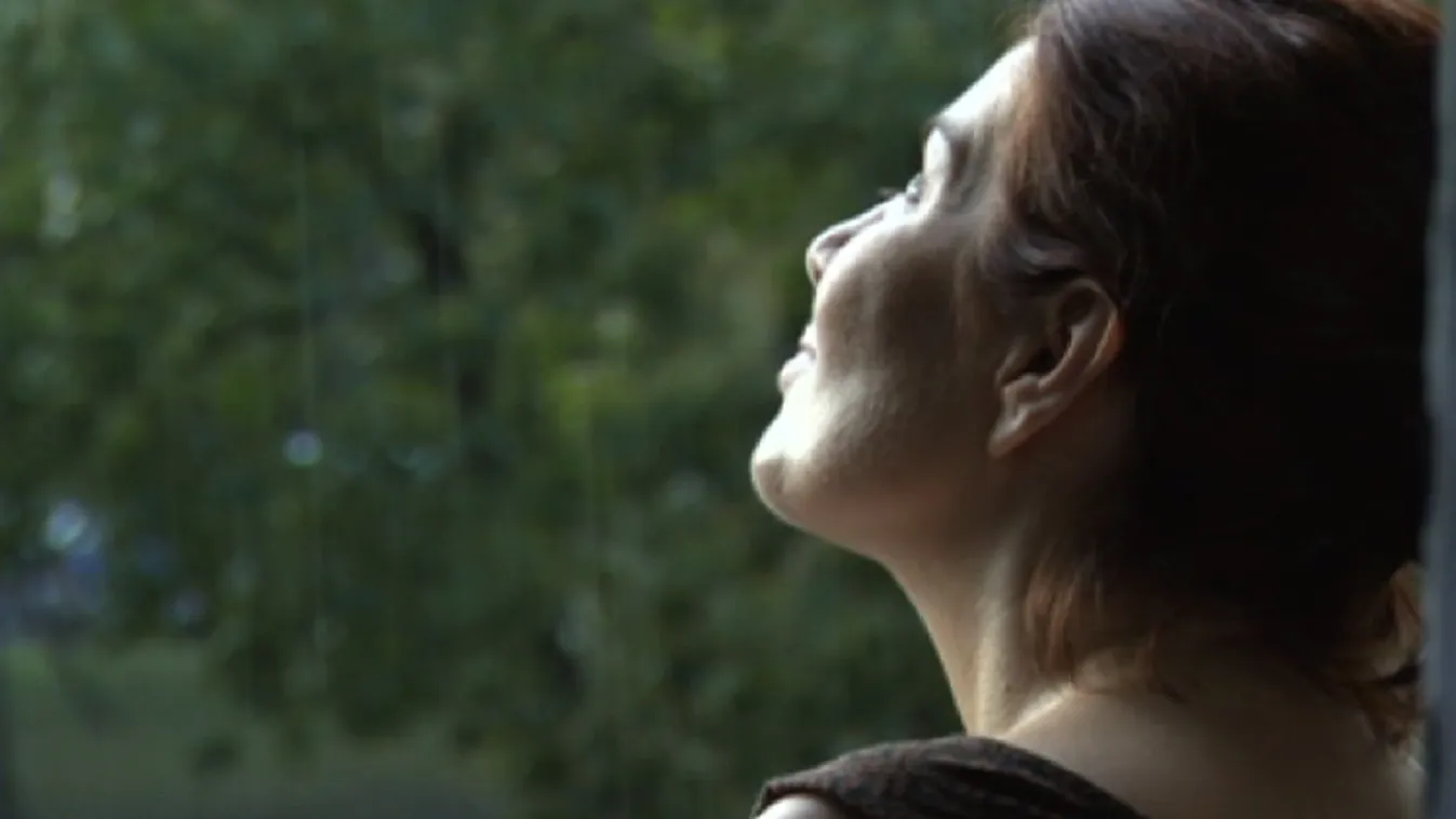 Eszter lánca – Vetítő