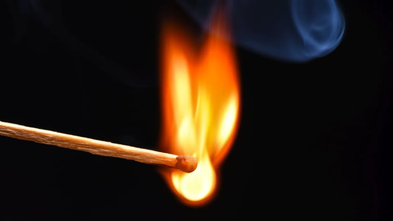 Felgyújtotta magát egy férfi a Fehér Ház előtt