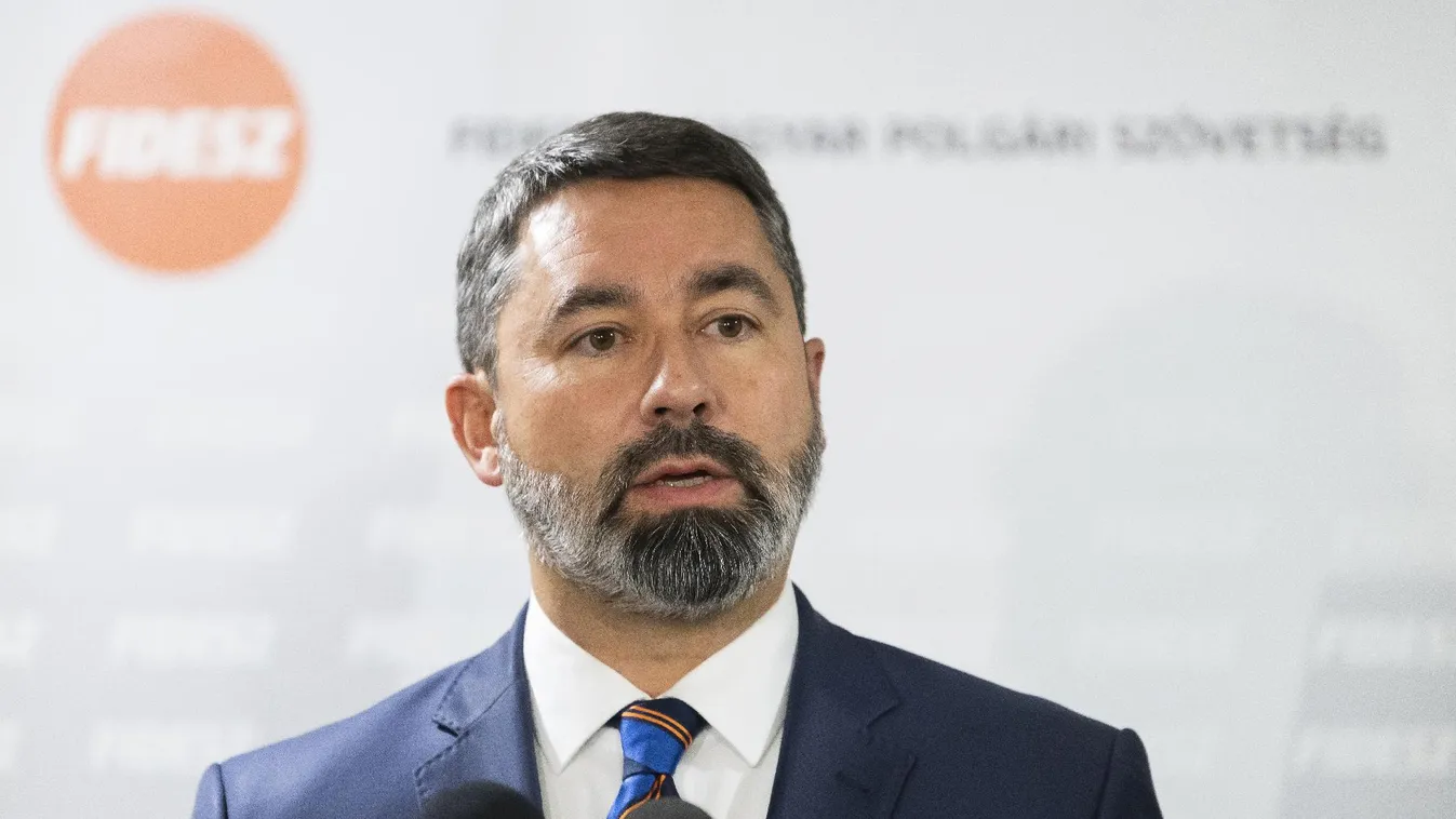 Hidvéghi Balázs: A magyarok azt akarják, hogy Brüsszel hagyja abba a háborúpárti politikát + videó