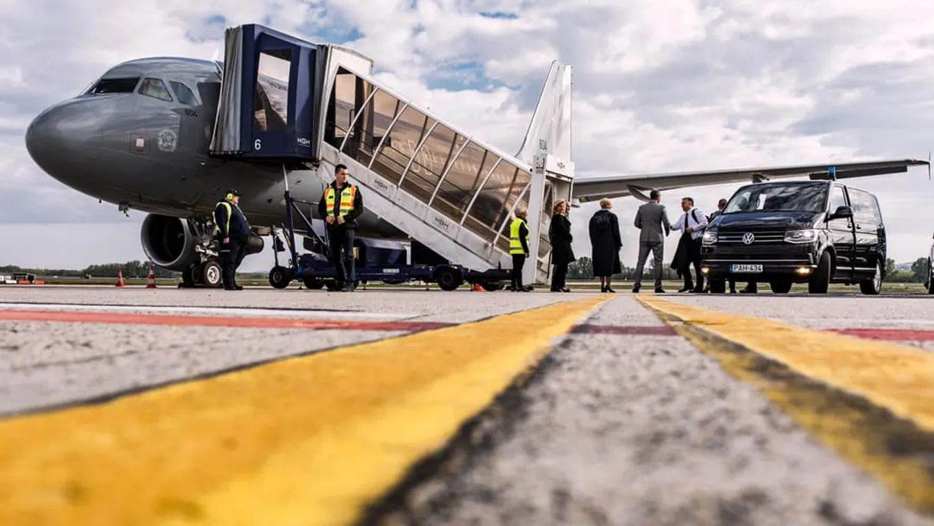 Orbán Viktor elutazott Varsóba