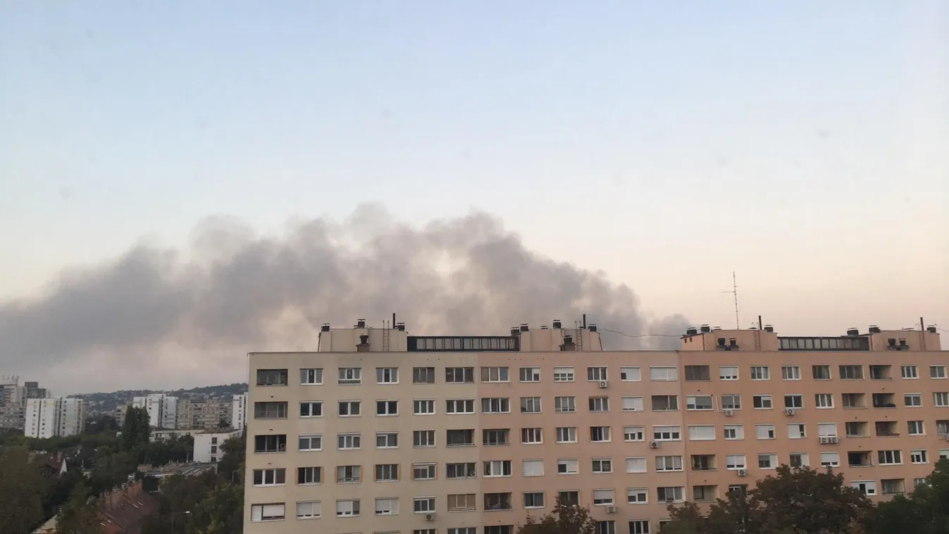 Kigyulladt egy raktárépület Kelenföldön, a tűzet körülhatárolták