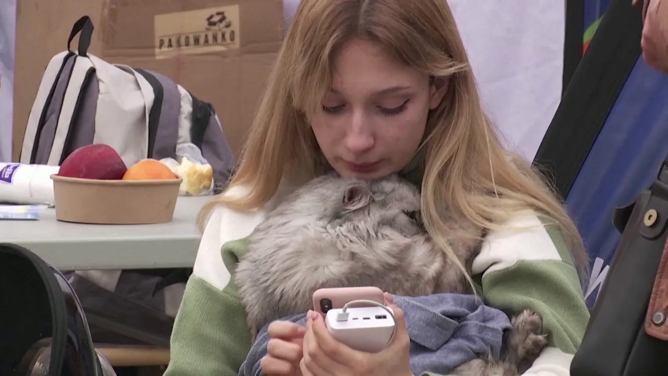 Továbbra is menekül a lakosság Ukrajnából