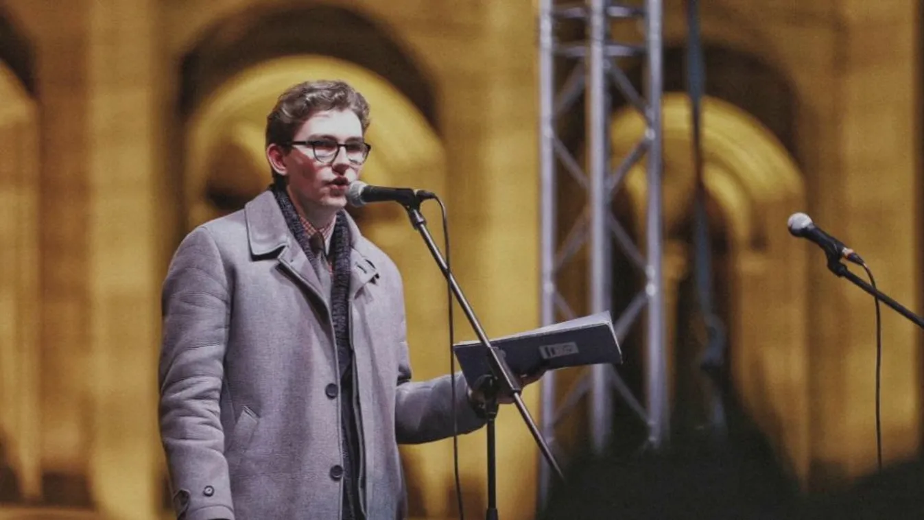 Főhős: Tiszavirág-életű politikai karrierek