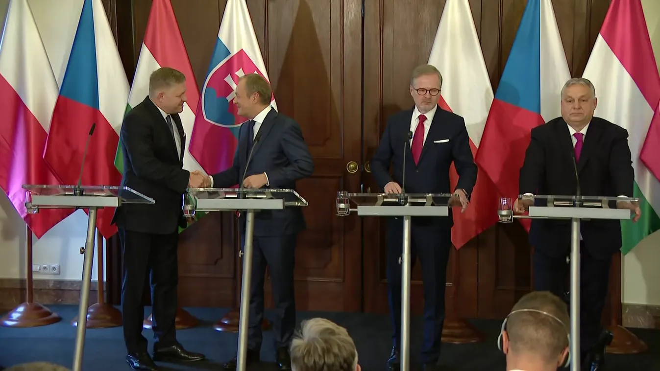 Lengyelország egy évre átvette a V4-ek soros elnökségét