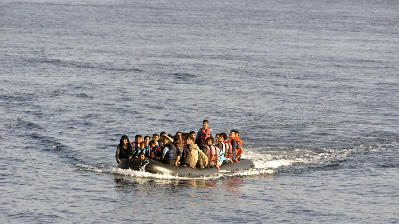 Több száz, csónakokon érkező bevándorló szállt partra Szicíliában