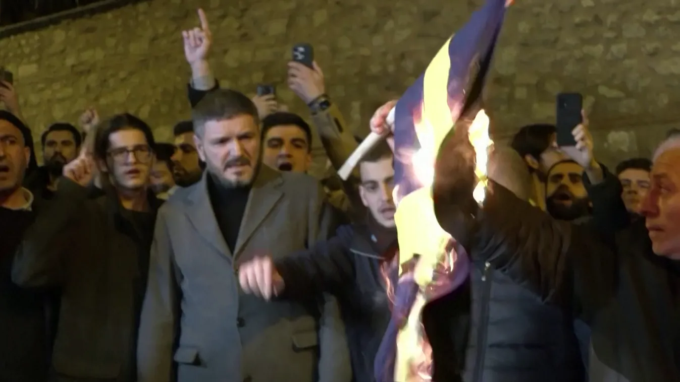 Tüntetéshullám a Közel-Keleten, svéd zászlókat égettek