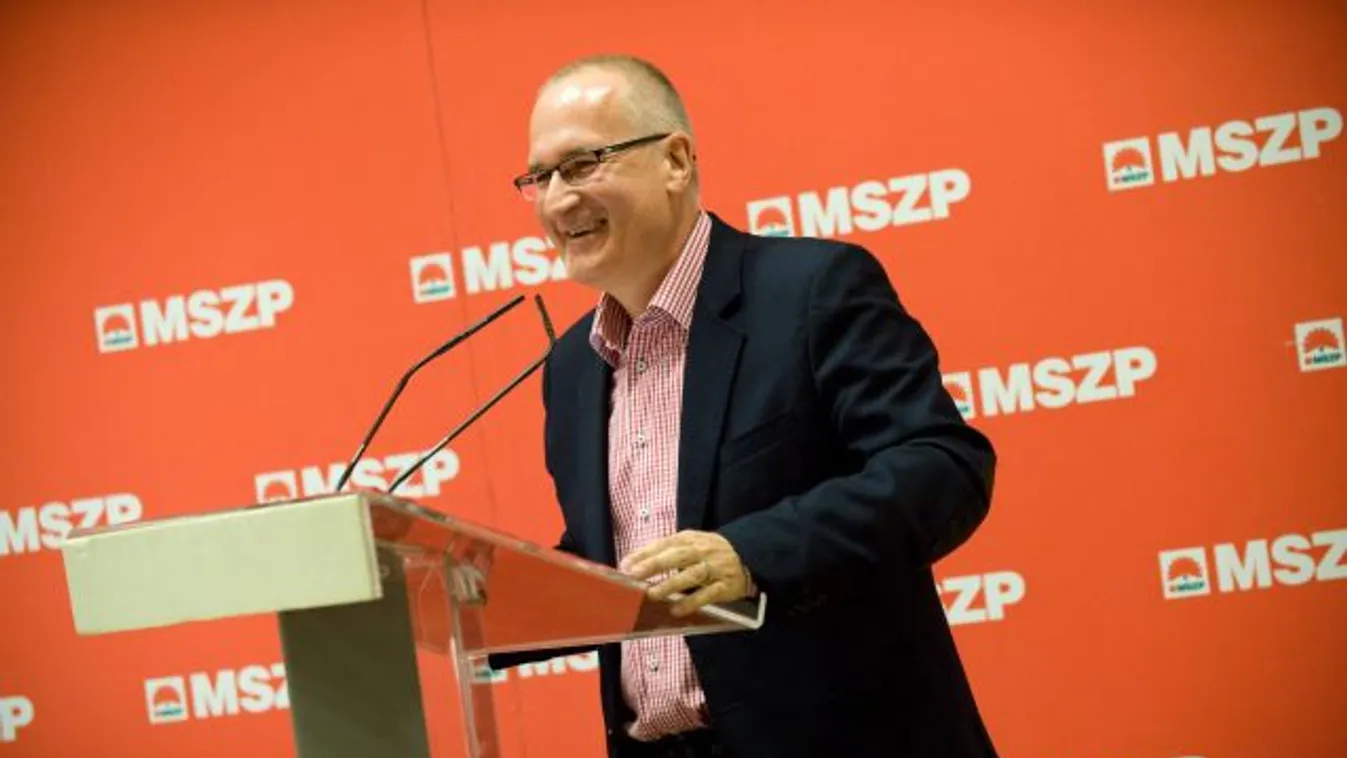 Csak jövőre ítélik el Simont