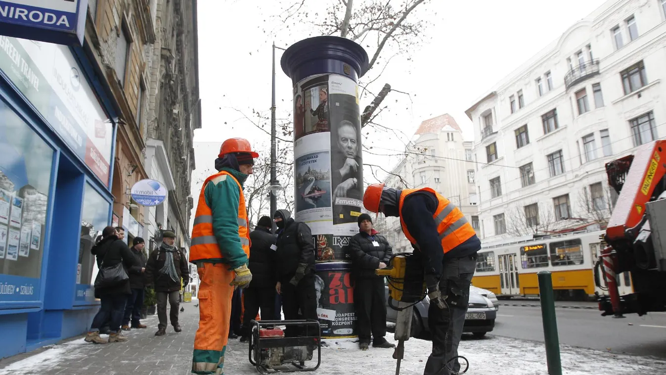 Eltiltották a fővárost a Mahir-oszlopok bontásától