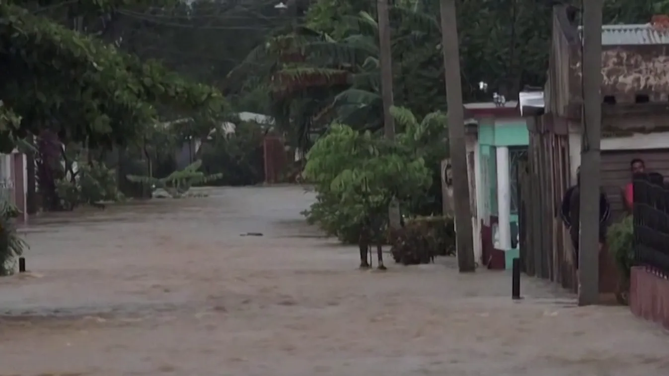 Ezreknek kellett menekülnie Kubában az áradás miatt
