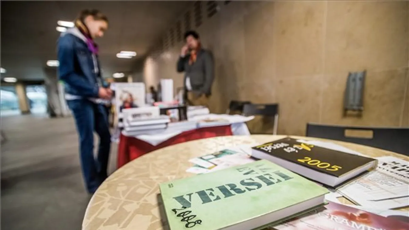 Sport és lufi a költészet napján