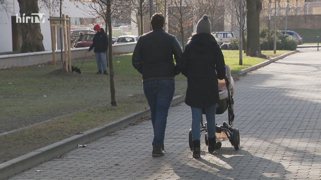 Juttatásokat vonna el a családoktól a Momentum